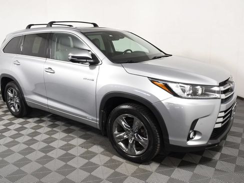 Used 2017 Toyota Highlander Limited Platinum AWD/4WD image 8