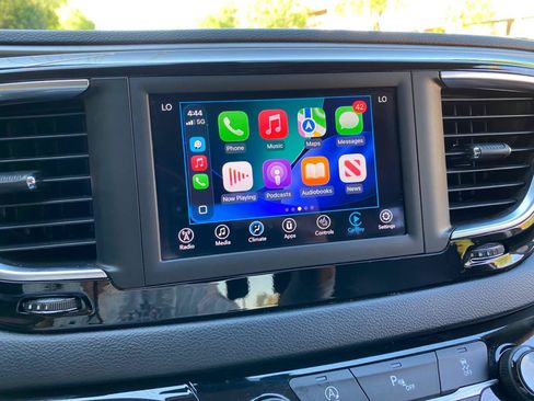 Used 2020 Chrysler Pacifica Touring-L FWD image 76