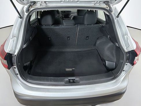 Used 2021 Nissan Rogue Sport S image 12