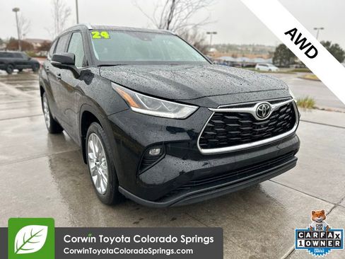 Used 2024 Toyota Highlander Limited AWD/4WD image 1