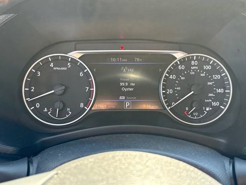 Used 2022 Nissan Sentra SR w/ SR Premium Package FWD image 24