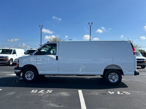 New 2025 Chevrolet Express 3500 Extended w/ Driver Convenience Package RWD image 4