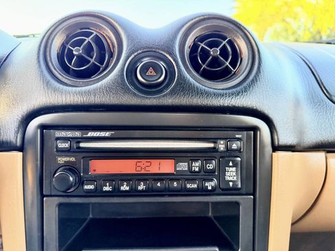 Used 2001 MAZDA MX-5 Miata LS image 30