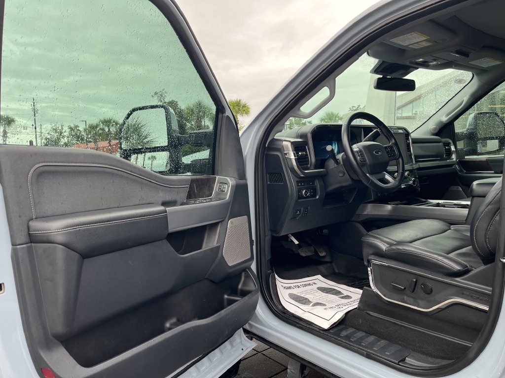 Used 2024 Ford F350 Lariat w/ Lariat Ultimate Package AWD/4WD image 16