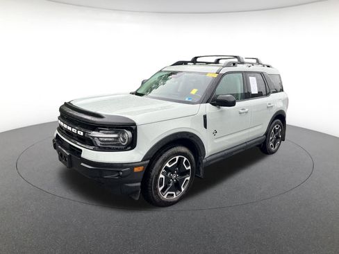 Used 2023 Ford Bronco Sport Outer Banks w/ Tech Package AWD/4WD image 3