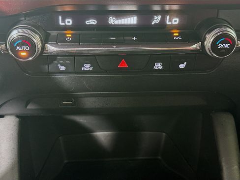 Used 2021 MAZDA MAZDA3 s FWD image 23