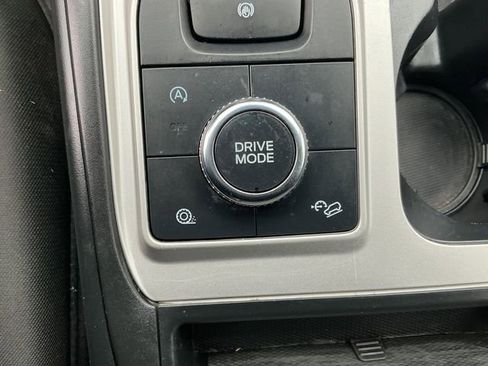 Used 2021 Ford Explorer XLT image 33