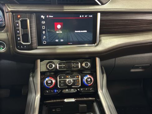 Used 2022 GMC Yukon Denali w/ Denali Ultimate Package AWD/4WD image 33