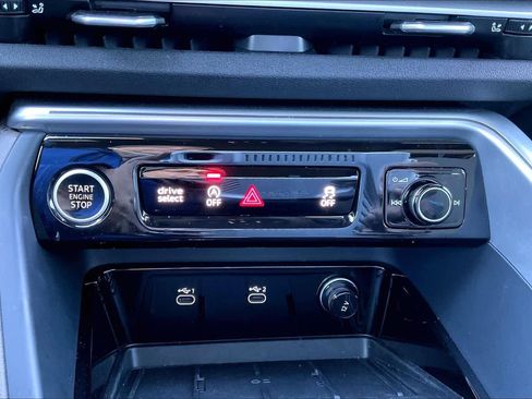 Certified 2025 Audi Q5 Premium w/ Convenience Package image 29