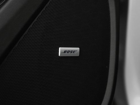 Used 2020 Chevrolet Traverse Premier w/ Redline Edition AWD/4WD image 17