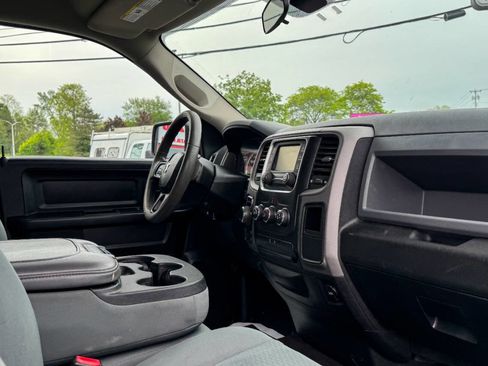 Used 2019 RAM 1500 Express w/ Express Value Package AWD/4WD image 14