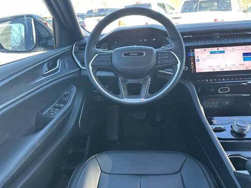 New 2026 Jeep Grand Cherokee L Limited w/ Limited Altitude Package AWD/4WD image 13