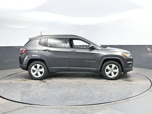 Used 2018 Jeep Compass Latitude image 11