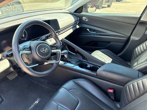 Used 2023 Hyundai Elantra Limited FWD image 7