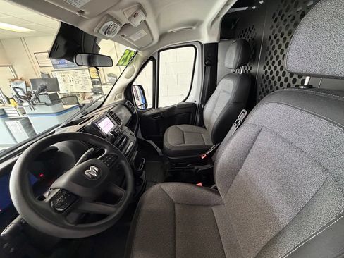 Used 2025 RAM ProMaster 2500 w/ U-Haul Equipment Group FWD image 9