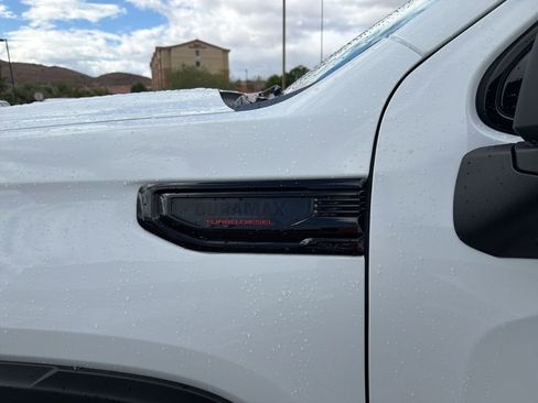 New 2026 GMC Sierra 1500 AT4X w/ LPO, Black Badging Package AWD/4WD image 11