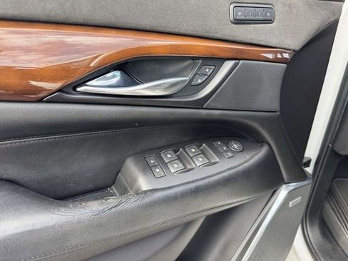 Used 2019 Cadillac Escalade Premium Luxury RWD image 21