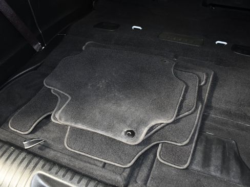 Used 2025 Chrysler Pacifica Limited FWD image 49