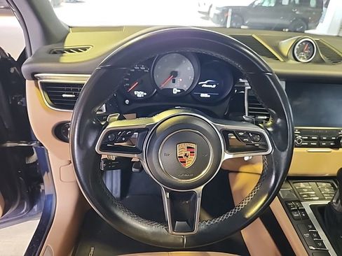 Used 2017 Porsche Macan S AWD/4WD image 4