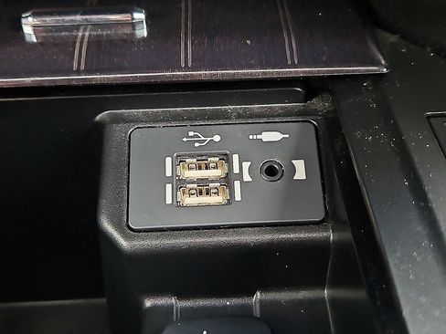 Used 2022 Lexus GX 460 Luxury w/ Sport Design Package AWD/4WD image 24