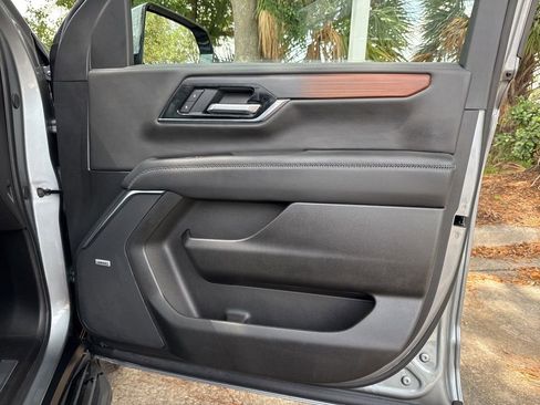 Used 2025 GMC Yukon Denali AWD/4WD image 25