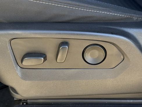 Certified 2025 Chevrolet Silverado 1500 LT image 27