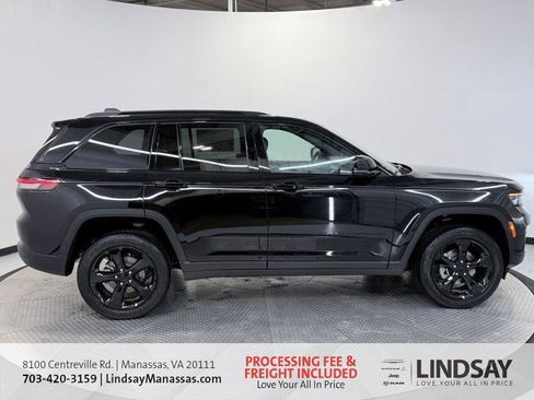 New 2025 Jeep Grand Cherokee Altitude AWD/4WD image 3