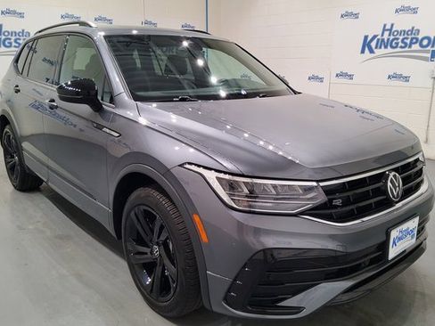 Used 2024 Volkswagen Tiguan SE R-Line image 2