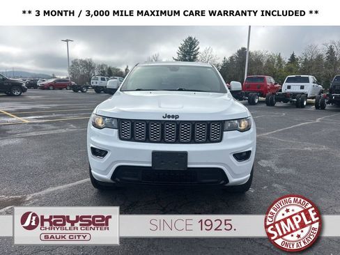 Used 2021 Jeep Grand Cherokee Laredo X image 3