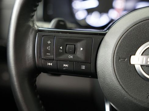 Used 2022 Nissan Pathfinder SV w/ SV Premium Package AWD/4WD image 10