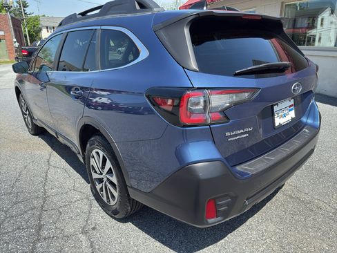 Used 2020 Subaru Outback Premium image 3
