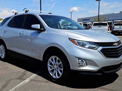 Certified 2018 Chevrolet Equinox LT FWD image 2