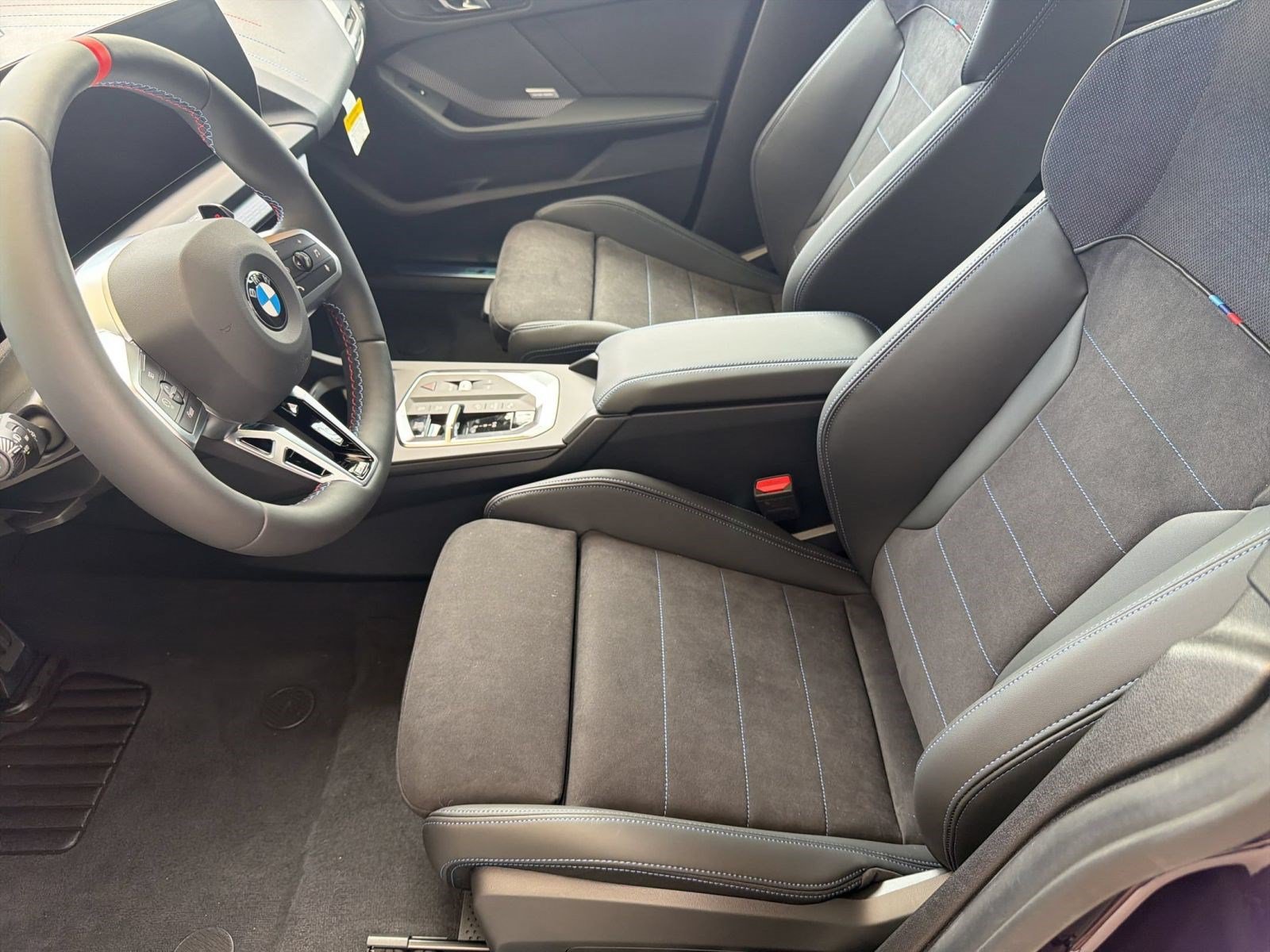 Used 2026 BMW M235i xDrive w/ Technology Package AWD/4WD image 5