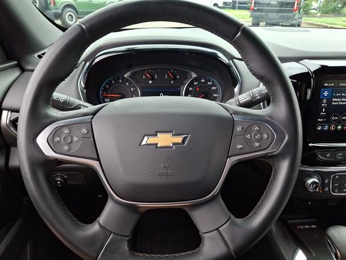 Used 2023 Chevrolet Traverse LT FWD image 26