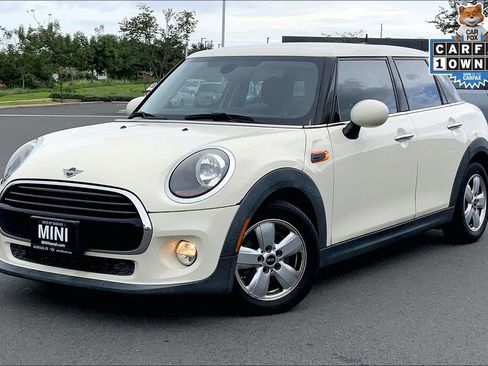 Used 2019 MINI Cooper 4-Door Hardtop image 2