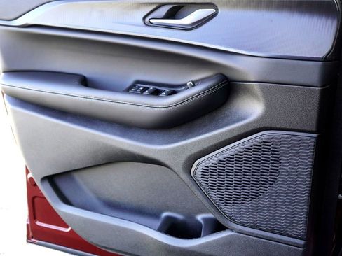 New 2025 Jeep Grand Cherokee Laredo X w/ Luxury Tech Group I image 15