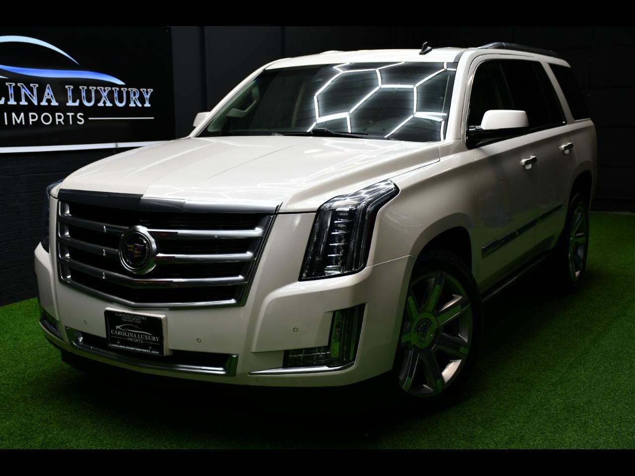 Used 2015 Cadillac Escalade Premium AWD/4WD image 1