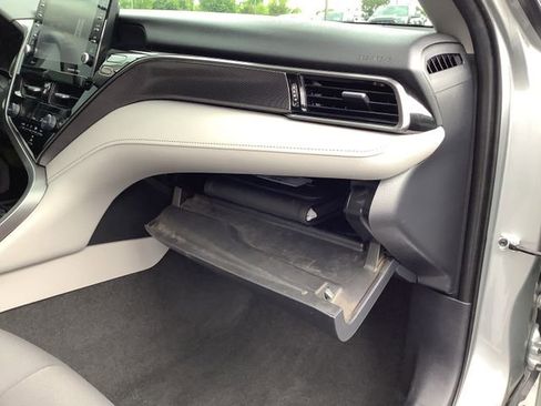 Used 2021 Toyota Camry XSE FWD image 40
