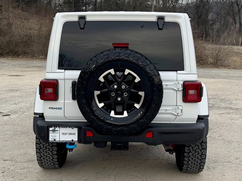 Used 2025 Jeep Wrangler Unlimited Rubicon 4xe image 6