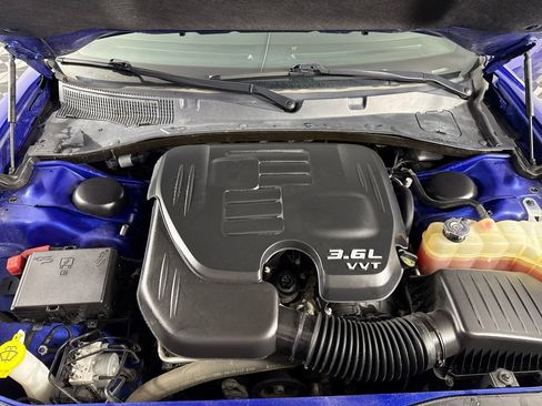 Used 2021 Dodge Charger SXT w/ Leather Interior Group RWD image 9