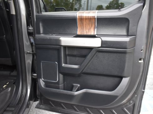 Used 2019 Ford F150 Lariat image 33