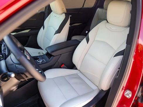 Used 2022 Cadillac XT4 Sport image 7