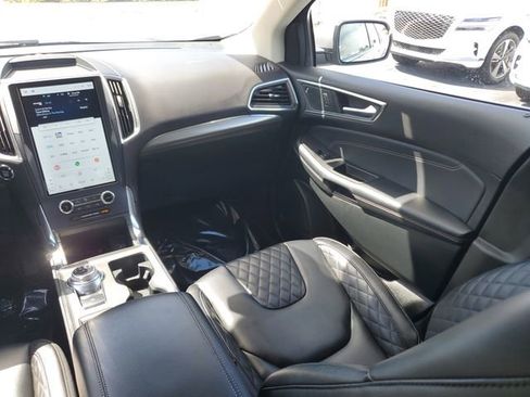 Used 2024 Ford Edge Titanium image 24