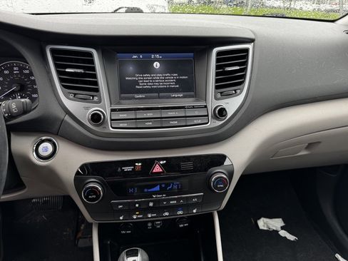 Used 2018 Hyundai Tucson Value w/ Cargo Package image 10