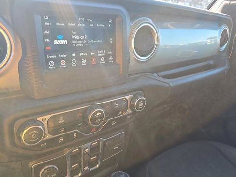 Used 2020 Jeep Wrangler Unlimited Sahara AWD/4WD image 8