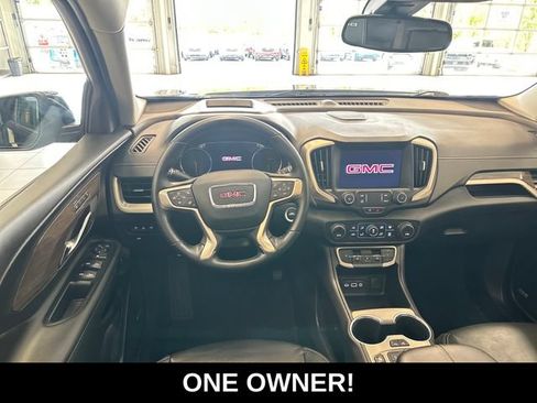 Used 2024 GMC Terrain Denali w/ Denali Premium Package AWD/4WD image 2
