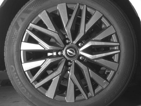 Used 2025 Nissan Altima 2.5 SV image 15