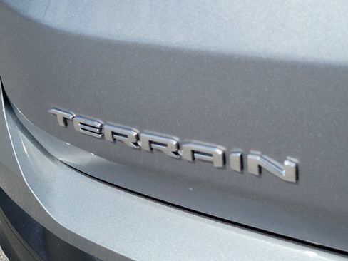 Used 2024 GMC Terrain SLE FWD image 31