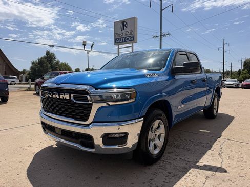 Used 2025 RAM 1500 Big Horn AWD/4WD image 3