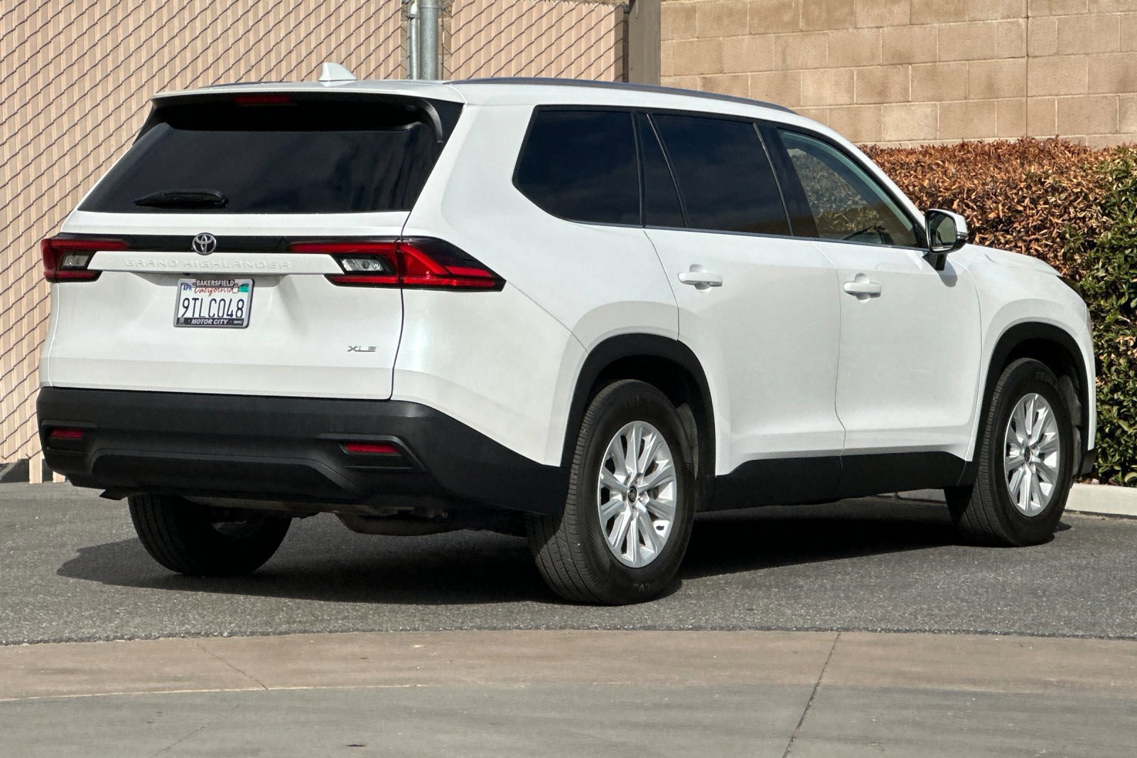 Used 2025 Toyota Grand Highlander FWD image 4